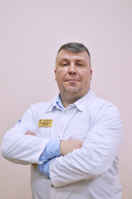 Исполняющий обязанности заведующего амбулаторного отделения для обслуживания детского и подросткового населения Волков Дмитрий Вячеславович